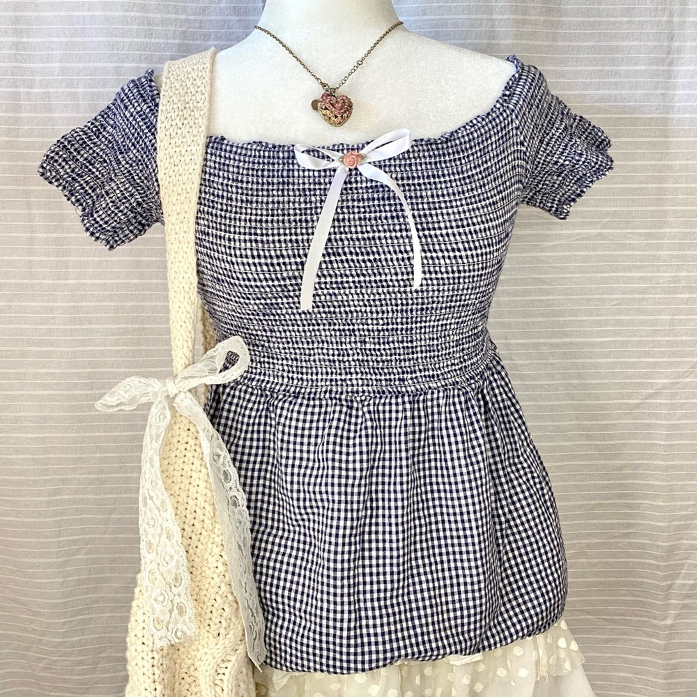 ♡ gingham milkmaid babydoll blouse with white floral bow detail ♡